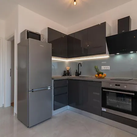 Apartment Infinity *